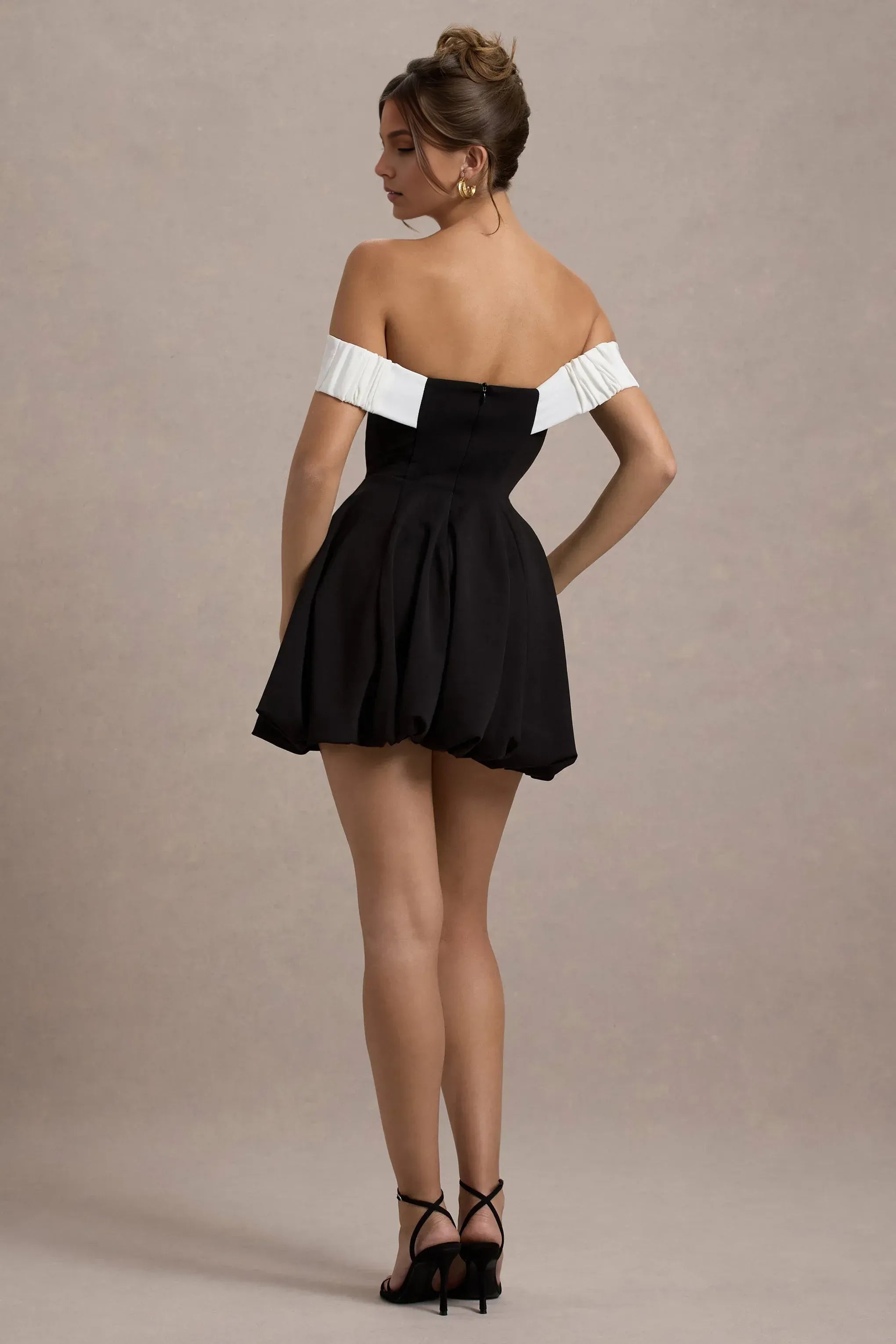 Daring A Line Off Shoulder Sleeveless Bow Accent Mini Short Prom Dress