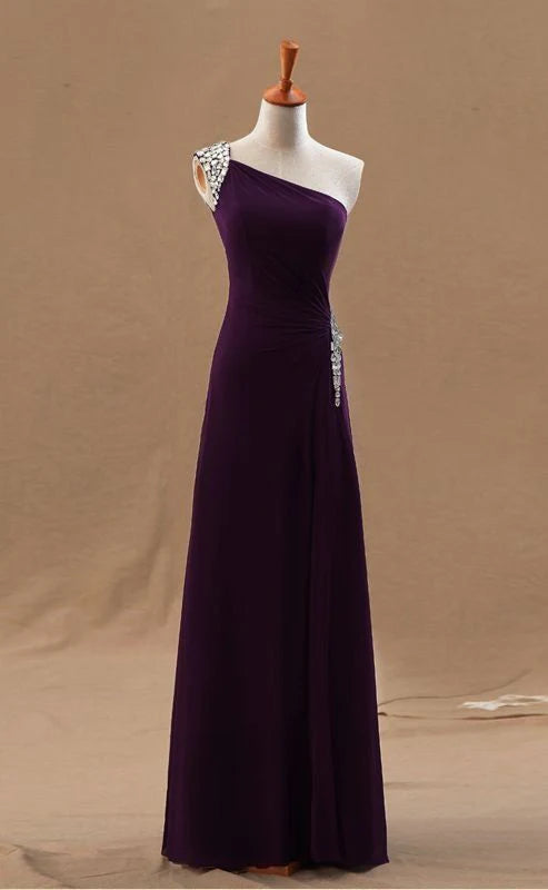 Deep purple one shoulder dress with crystal decoration on one shoulder and waist, suitable for dinners, dances and other occasions