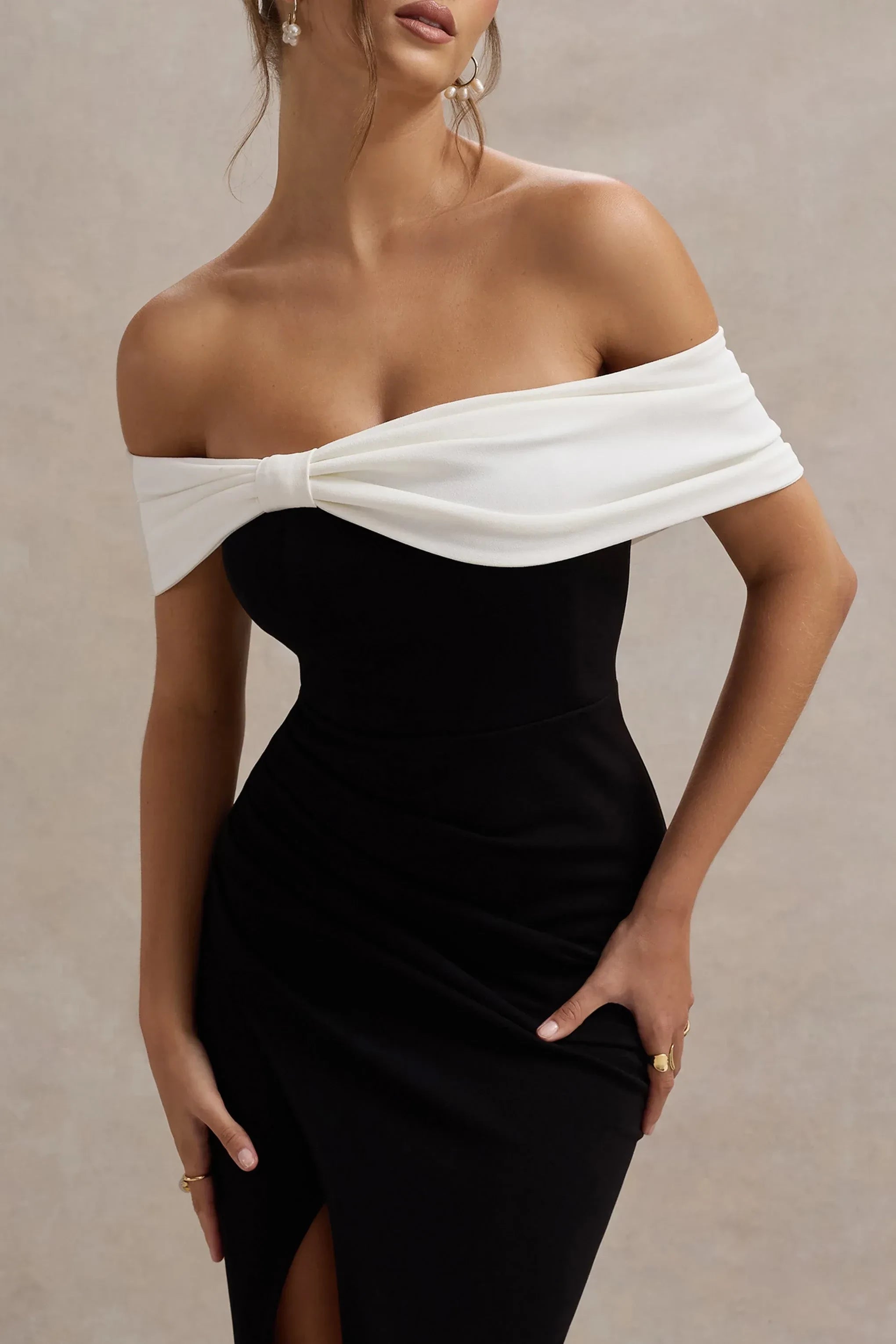 Dramatic Mermaid Off Shoulder Knot Accent Sleeveless High Slit Floor Length Prom Dress