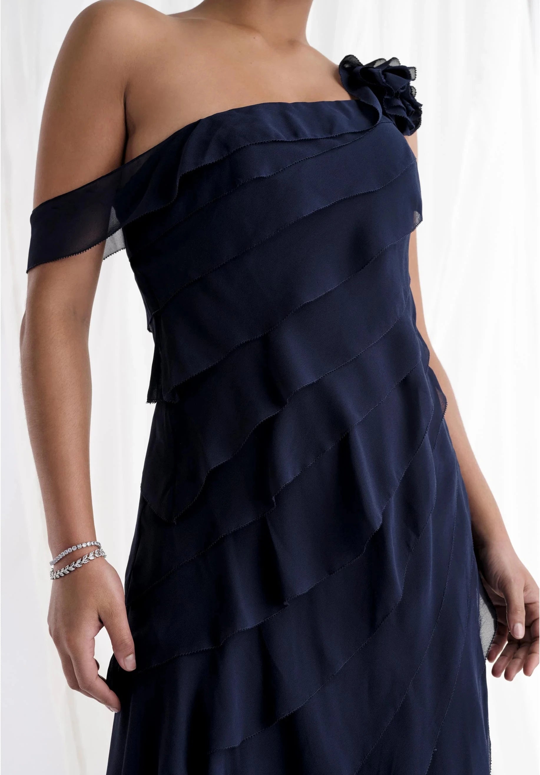 Elegant Column One-Shoulder Cold-Shoulder Zipper-Back Floor-Length Prom Dress