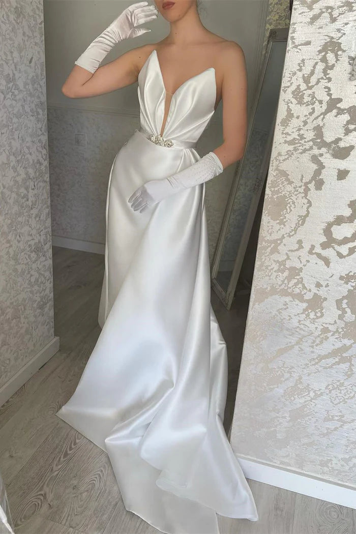 Elegant Floor-Length V-neck Sleeveless Satin Prom Dress with Classy Touch Simple gentle atmospheric and unique design  ﻿