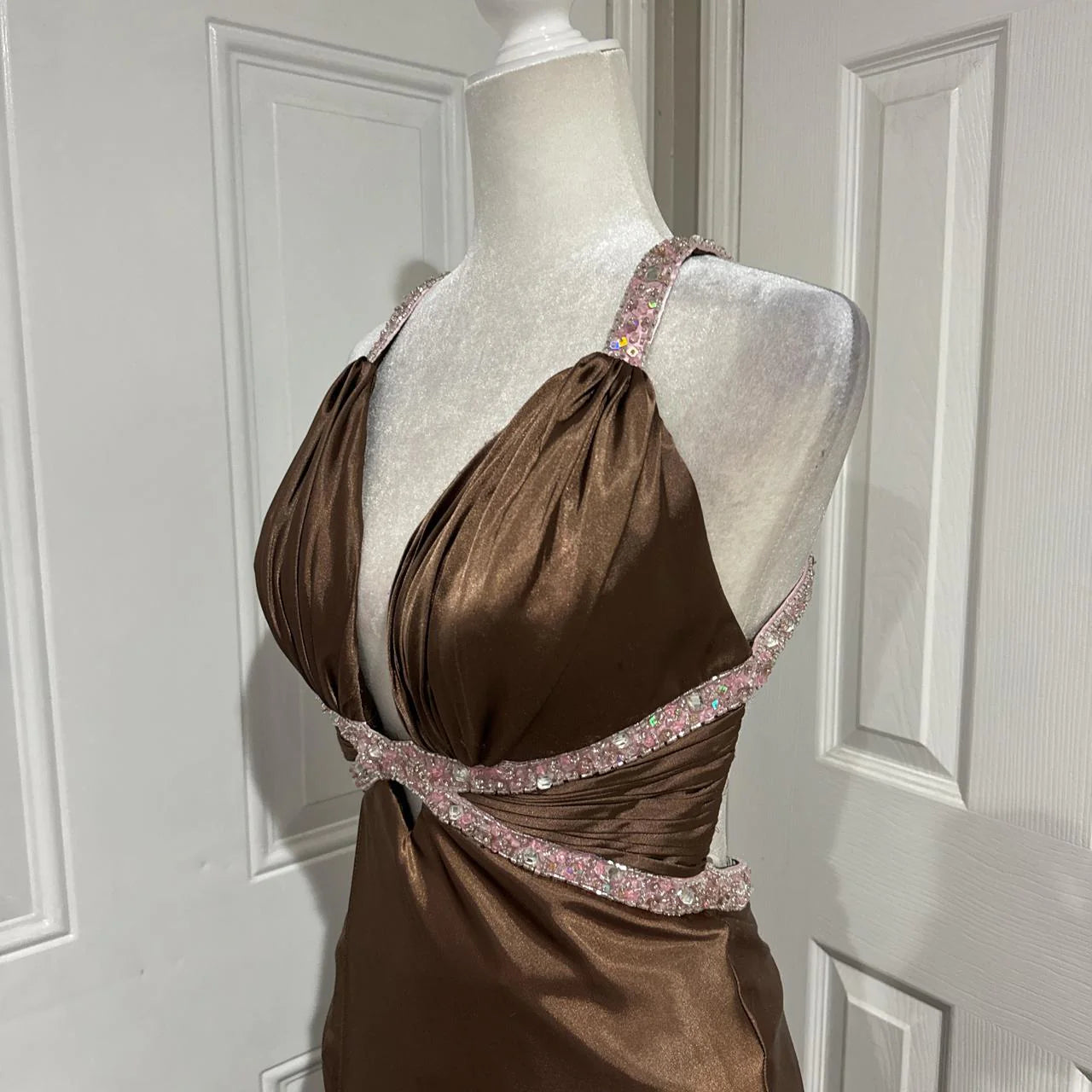 Elegant Long Satin V Neck Ball Gown Evening Dress Party Dress simple gentle atmospheric and unique desi Bring summer colors to enhance whiteness