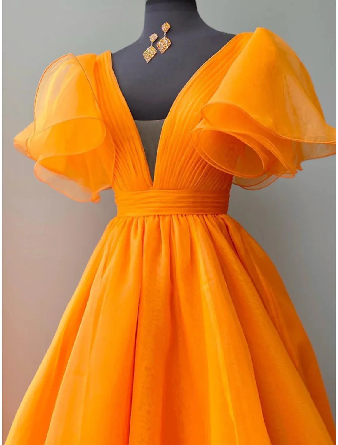 Evening Gown Celebrity Style Dress Wedding Party Floor Length Short Sleeve V Neck Fall Wedding Guest Organza with Pleats Ruffles simple gentle atmospheric and unique desi Bring summer colors to enhance whiteness