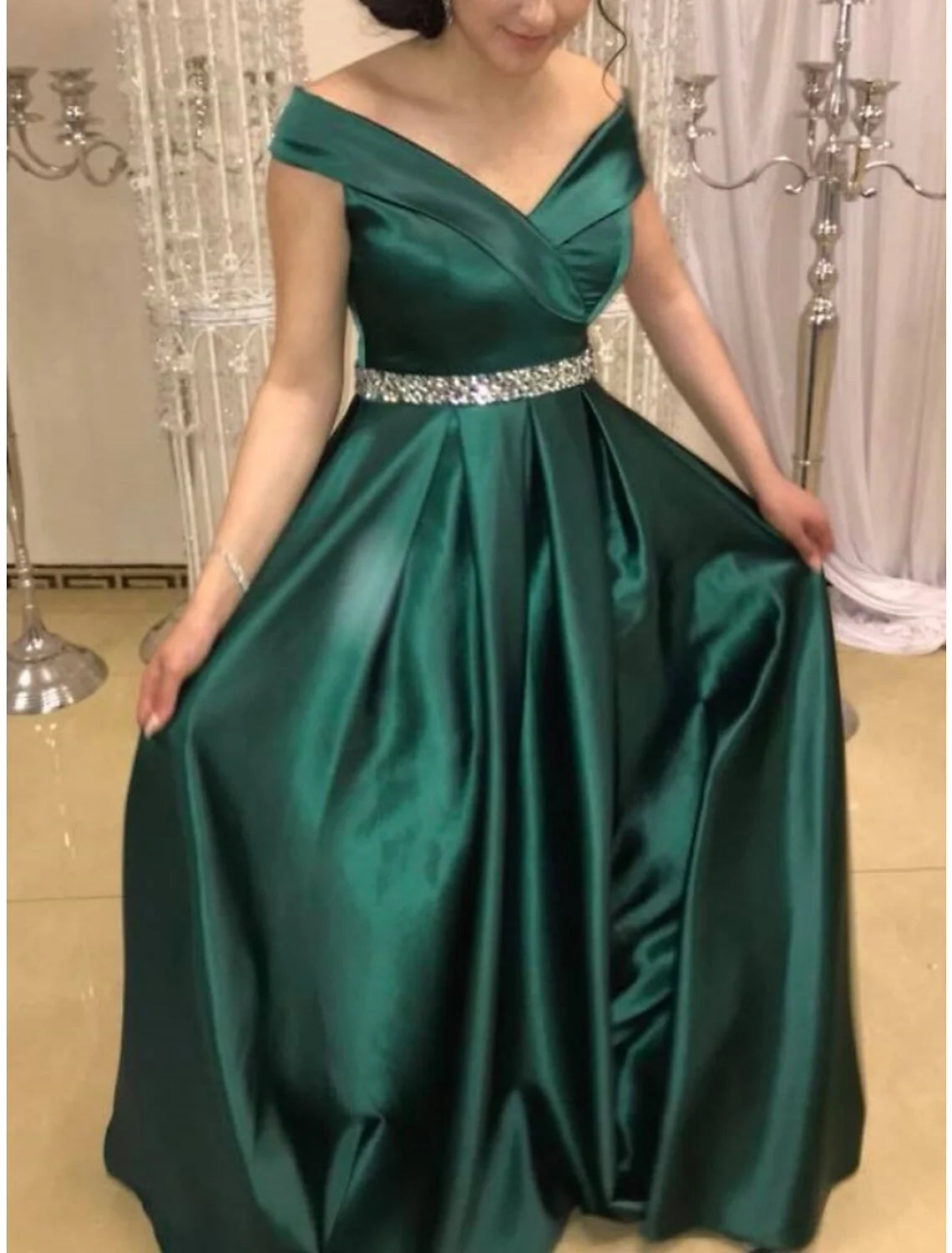 Evening Gown Elegant Dress Formal Sweep Brush Train Christmas Red Green Dress Sleeveless Off Shoulder Satin with Pleats Crystals simple gentle atmospheric and unique desi Bring summer colors to enhance whiteness