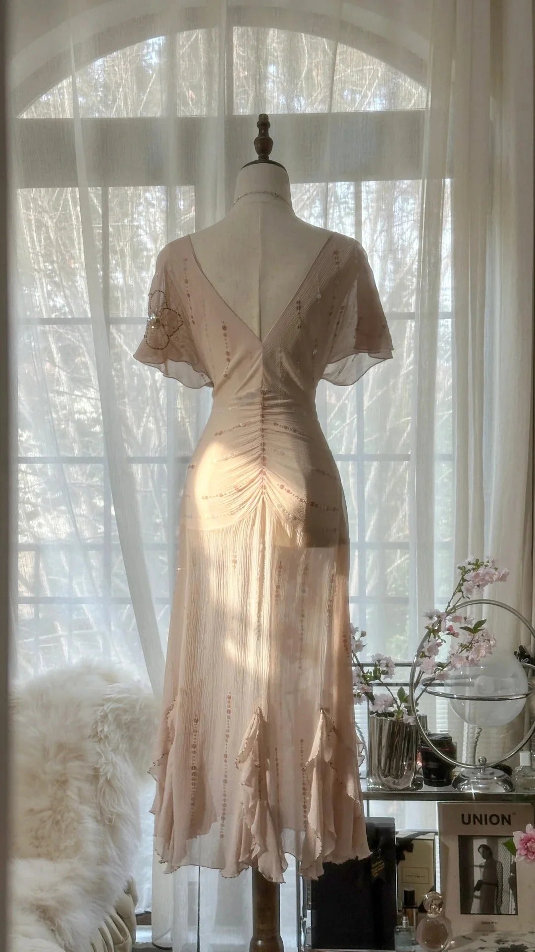 Fashion Elegant Ruffle Neckline Short Satin Homecoming Dress simple gentle atmospheric and unique desi Bring summer colors to enhance whiteness ﻿