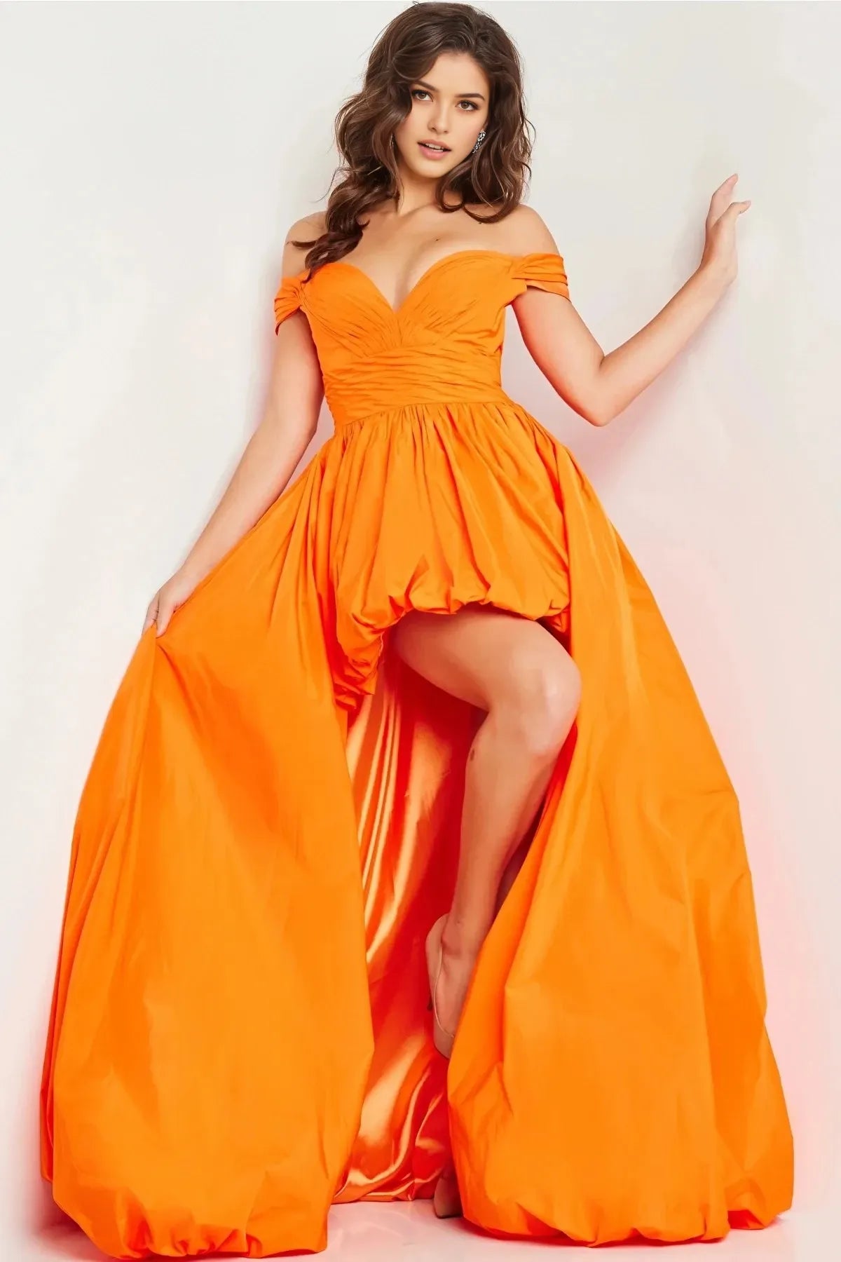 Glamorous Ball-Gown Off-Shoulder Sleeveless Zipper-Back High-Low Prom Dress