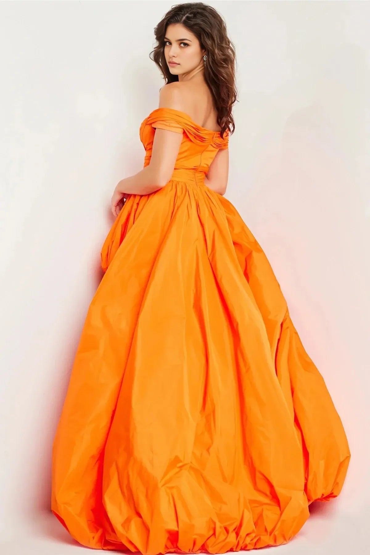 Glamorous Ball-Gown Off-Shoulder Sleeveless Zipper-Back High-Low Prom Dress
