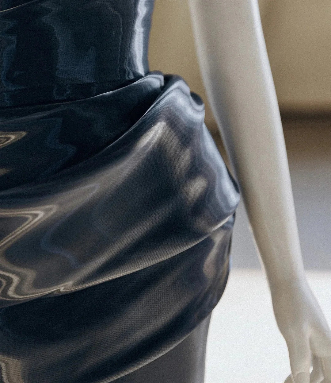 Goddess Liquid Metal Dress simple gentle atmospheric and unique desi Bring summer colors to enhance whiteness