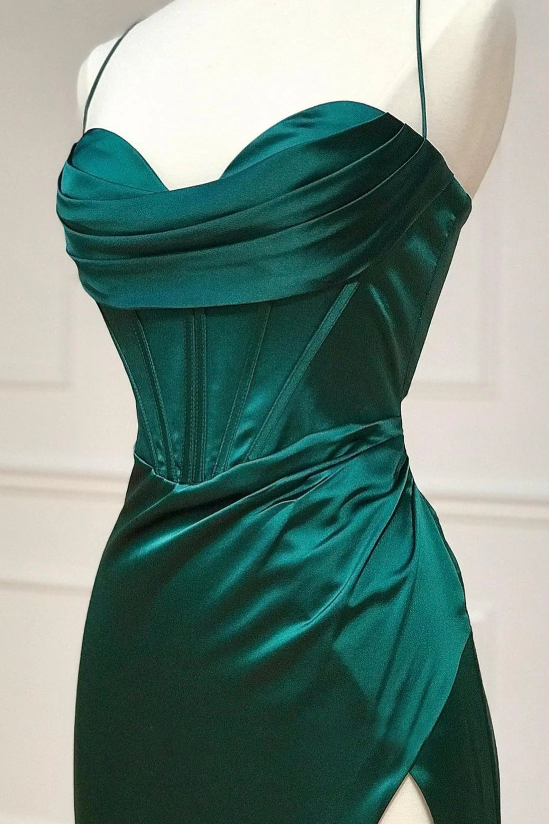 Green Satin Long Prom Dress Simple Lace-Up Evening Party Dress simple gentle atmospheric and unique desi Bring summer colors to enhance white ﻿