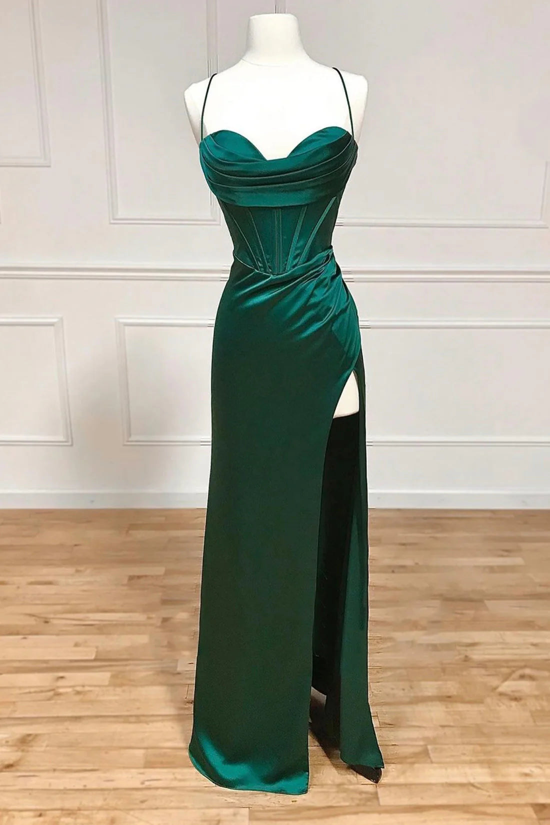 Green Satin Long Prom Dress Simple Lace-Up Evening Party Dress simple gentle atmospheric and unique desi Bring summer colors to enhance white ﻿