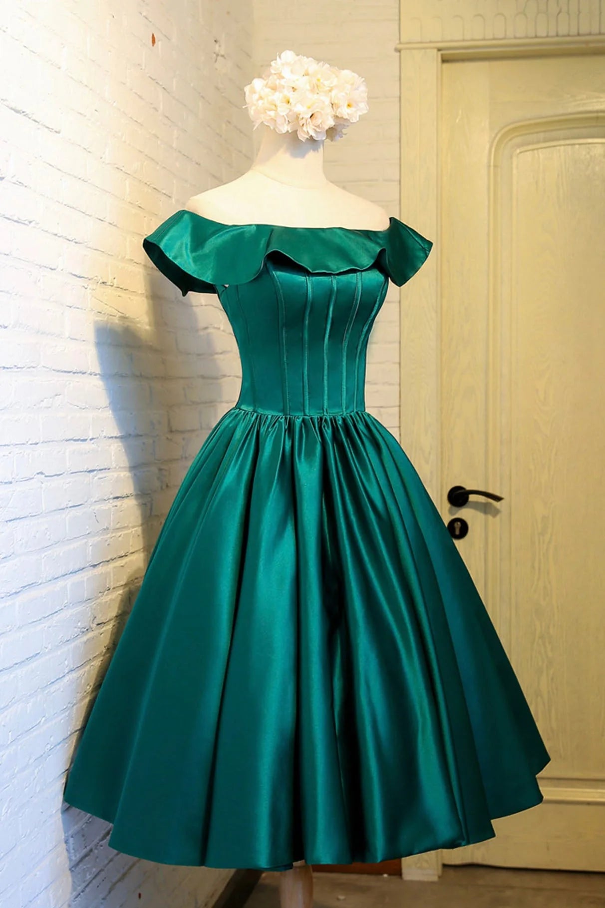 Green Satin Short Homecoming Dress Cute Off the Shoulder Knee Length Prom Dress simple gentle atmospheric and unique desi Bring summer colors to enhance white