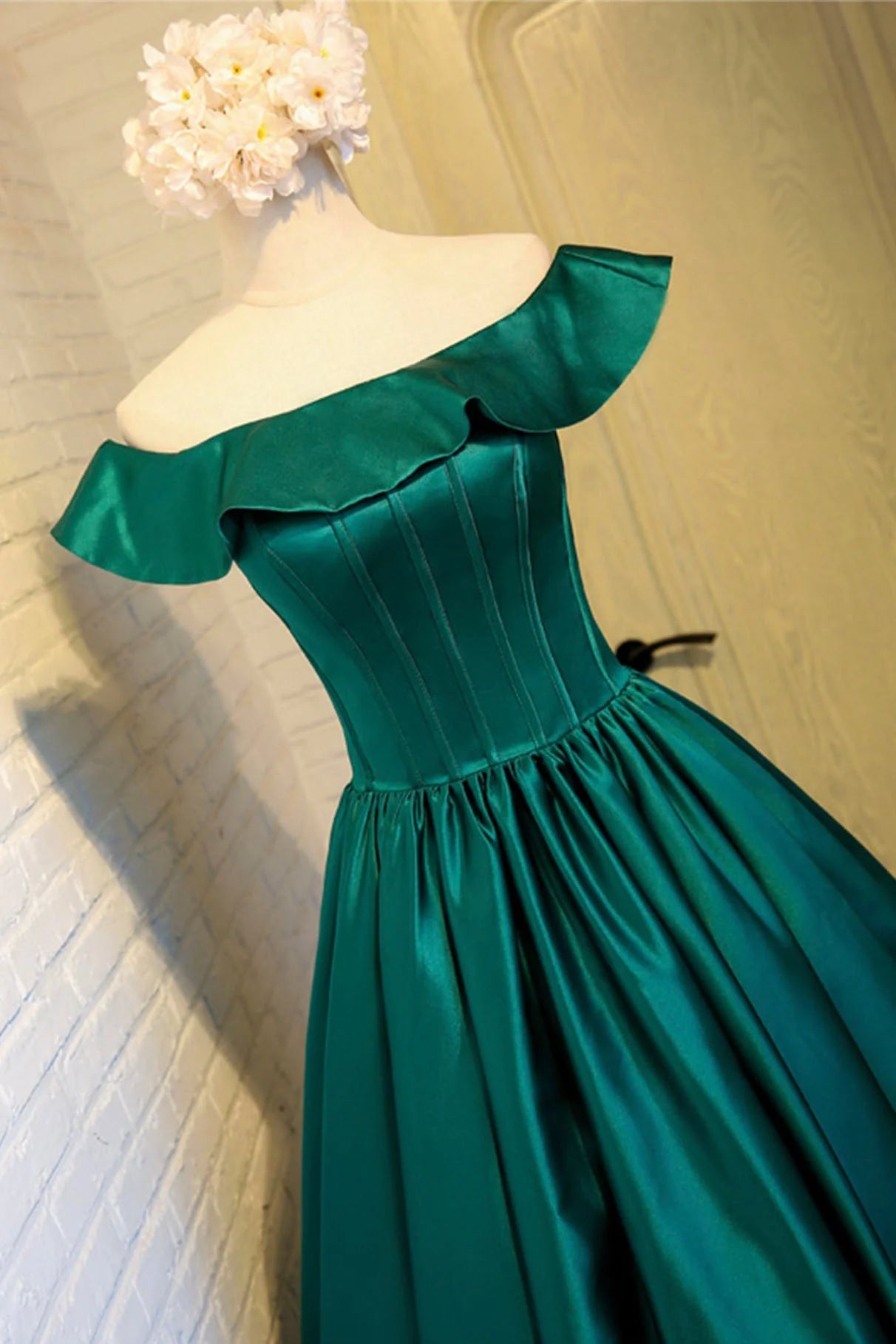 Green Satin Short Homecoming Dress Cute Off the Shoulder Knee Length Prom Dress simple gentle atmospheric and unique desi Bring summer colors to enhance white