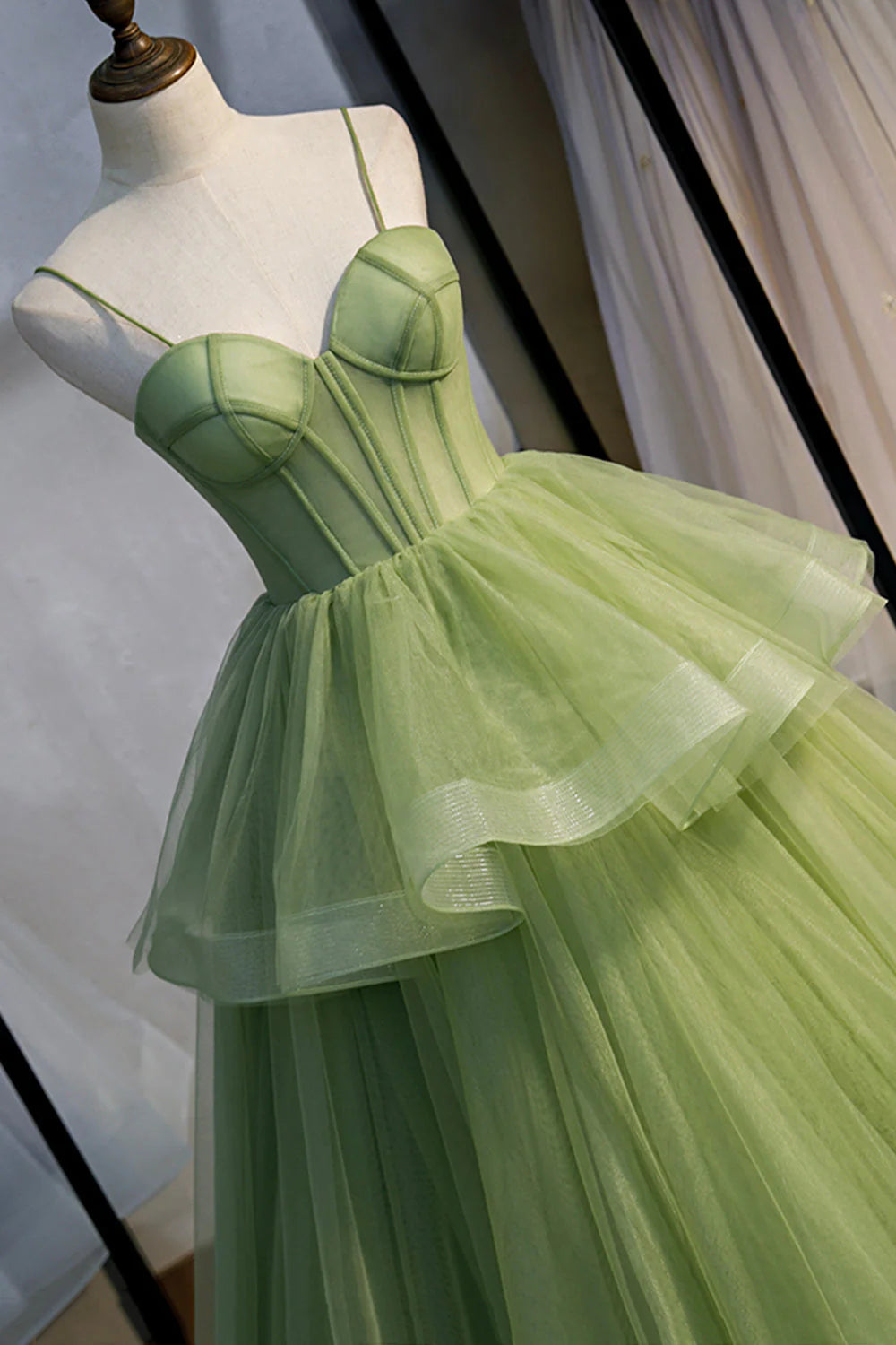 Green Sweetheart Tulle Long Prom Dress Beautiful A-Line Evening Graduation Dress simple gentle atmospheric and unique desi Bring summer colors to enhance white