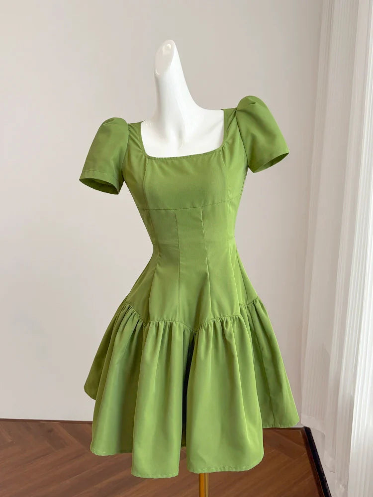 Green retro square neck homecoming dress for women summer short chic unique design small high-end dress simple gentle atmospheric and unique desi Bring summer colors to enhance whiteness