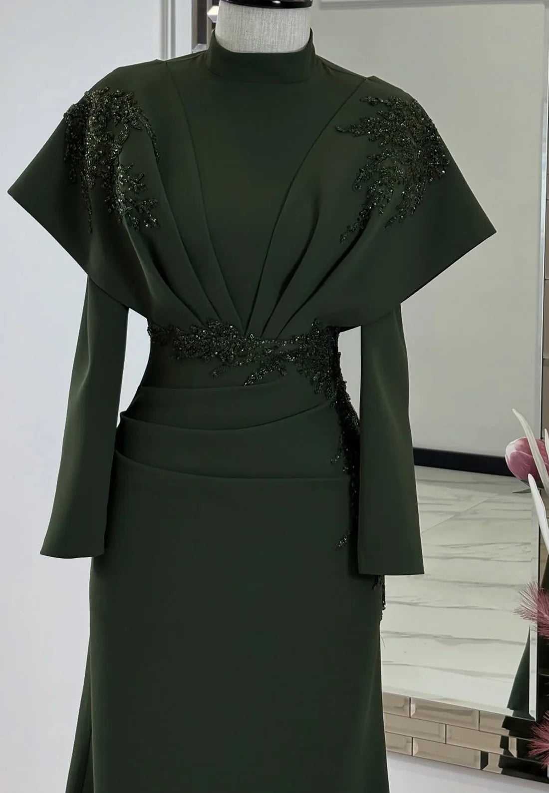 HIgh Neck Long Sleeves Appliques Sheath Mother of Bride Dress simple gentle atmospheric and unique desi Bring summer colors to enhance whiteness