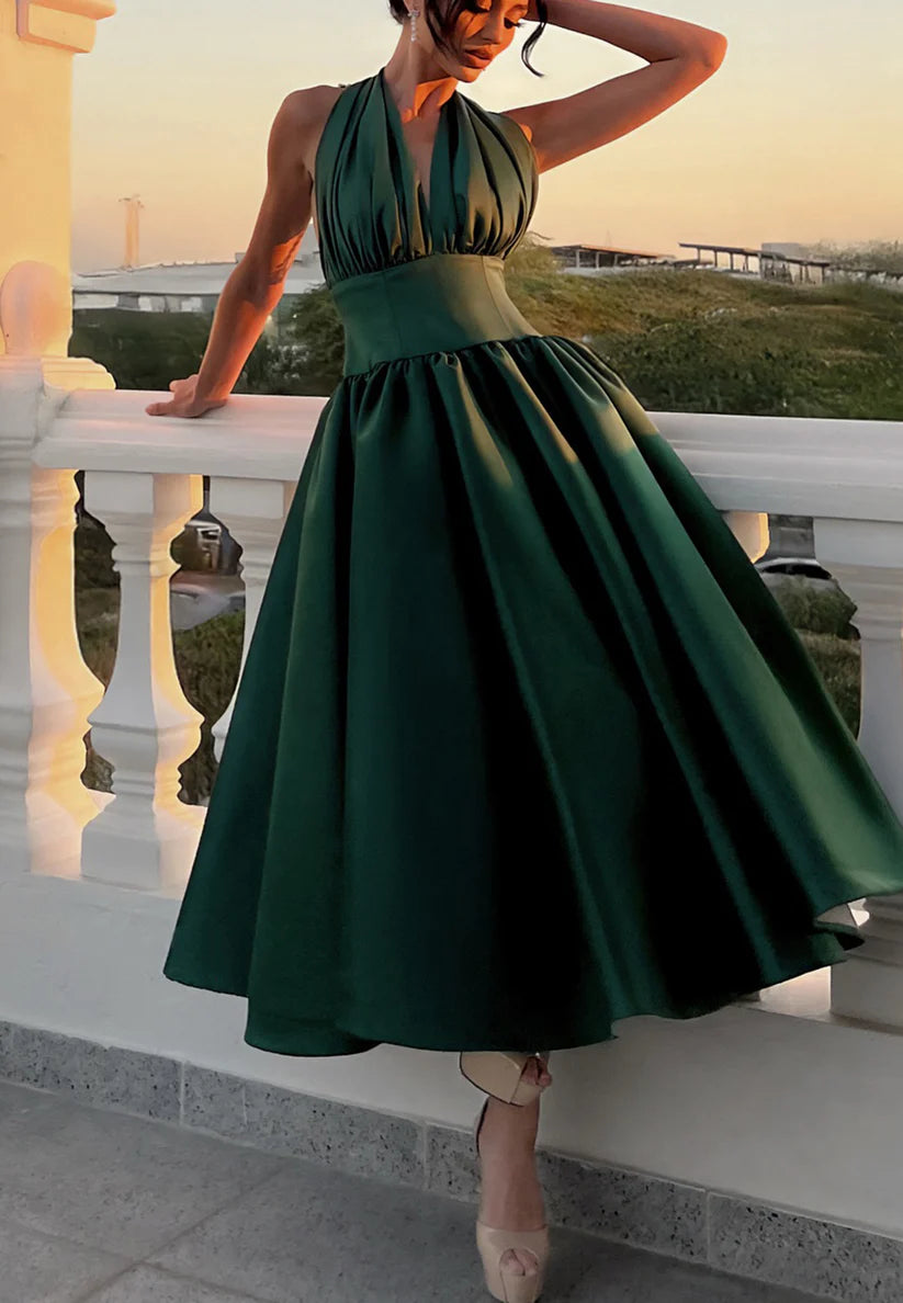 Halter V-Neck Sleeveless Pleated A-Line Evening Dress simple gentle atmospheric and unique desi Bring summer colors to enhance whiteness