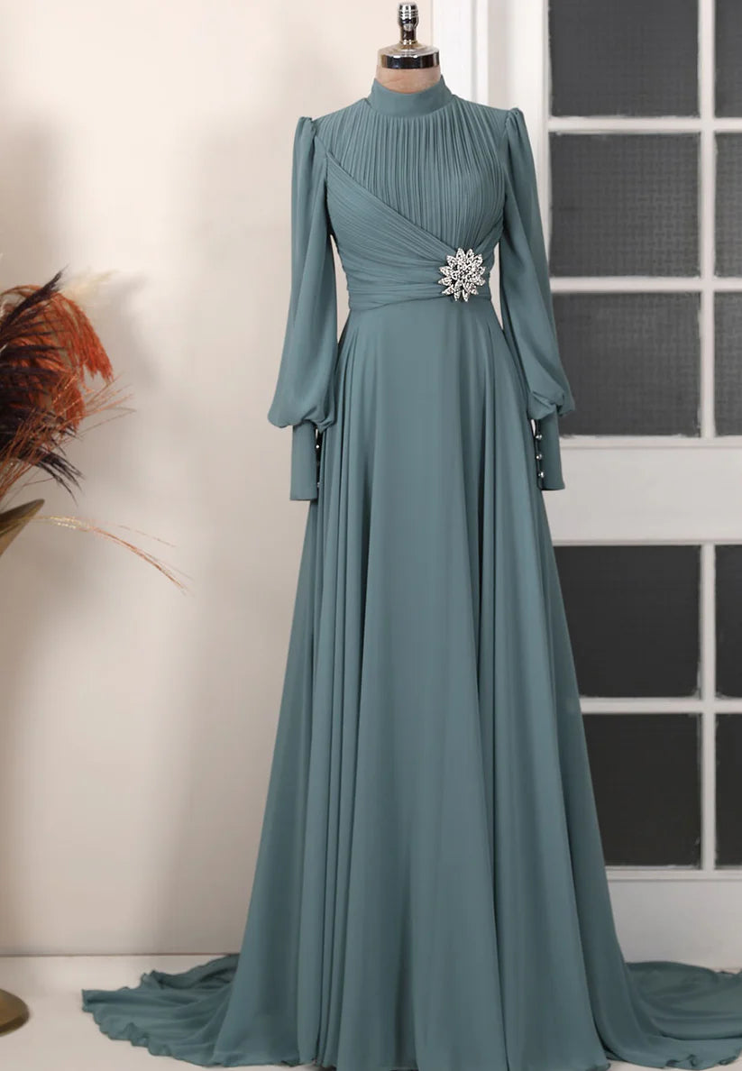 High Neck Long Sleeves Pleated Chiffon A-Line Mother of Bride Dress simple gentle atmospheric and unique desi Bring summer colors to enhance whiteness