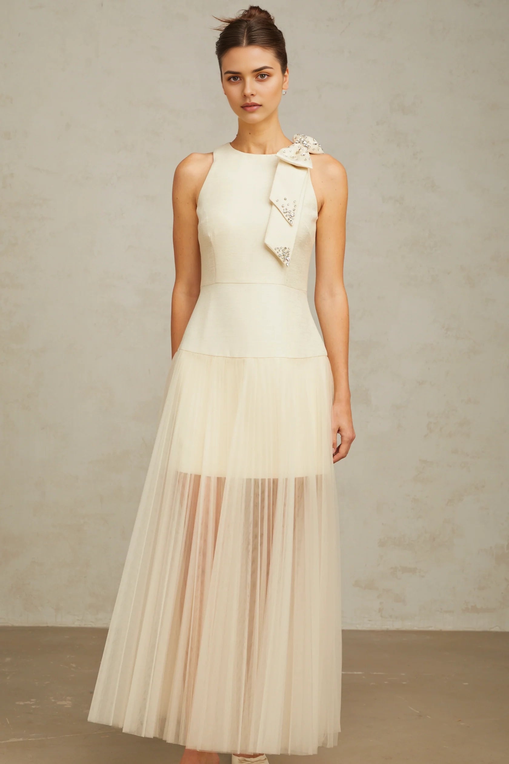 Ivory Sleeveless Maxi Dress with Crystal Bow and Tulle Skirt bowknot tulle-panelling midi dress in White Evening Dress