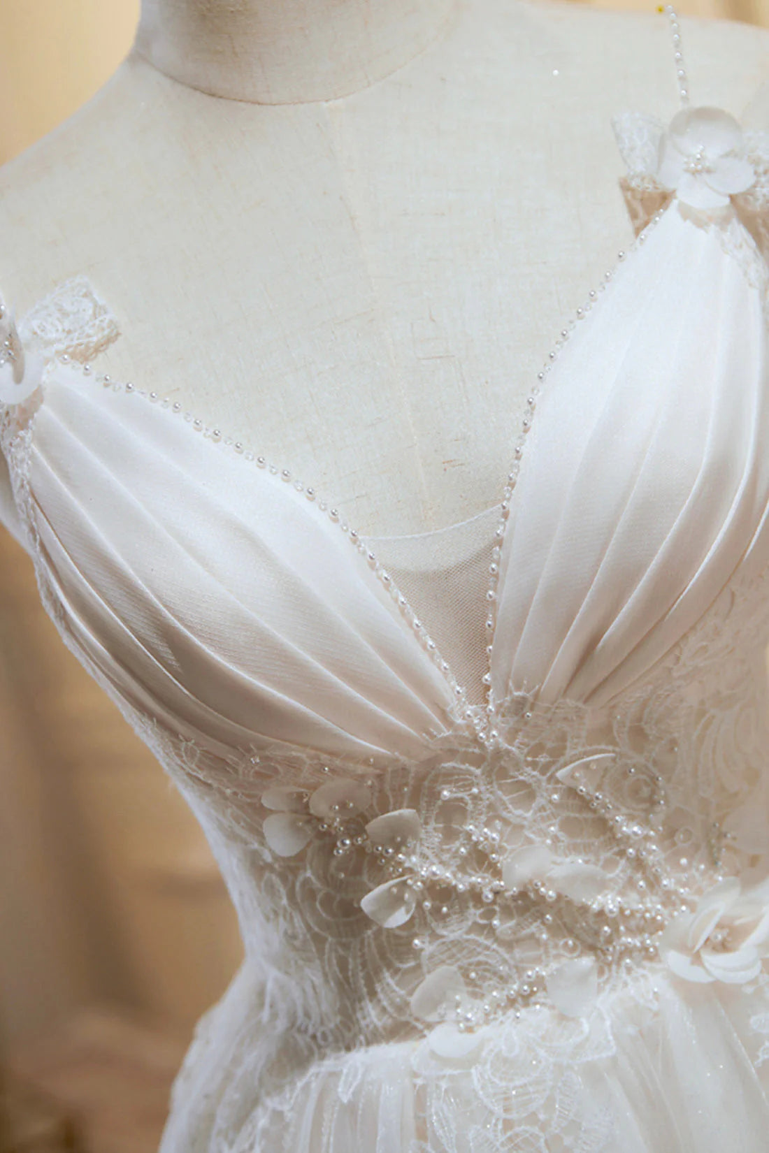 Ivory V Neck Tulle Lace Knee Length Prom Dress Cute A-Line Homecoming Dress simple gentle atmospheric and unique desi Bring summer colors to enhance white