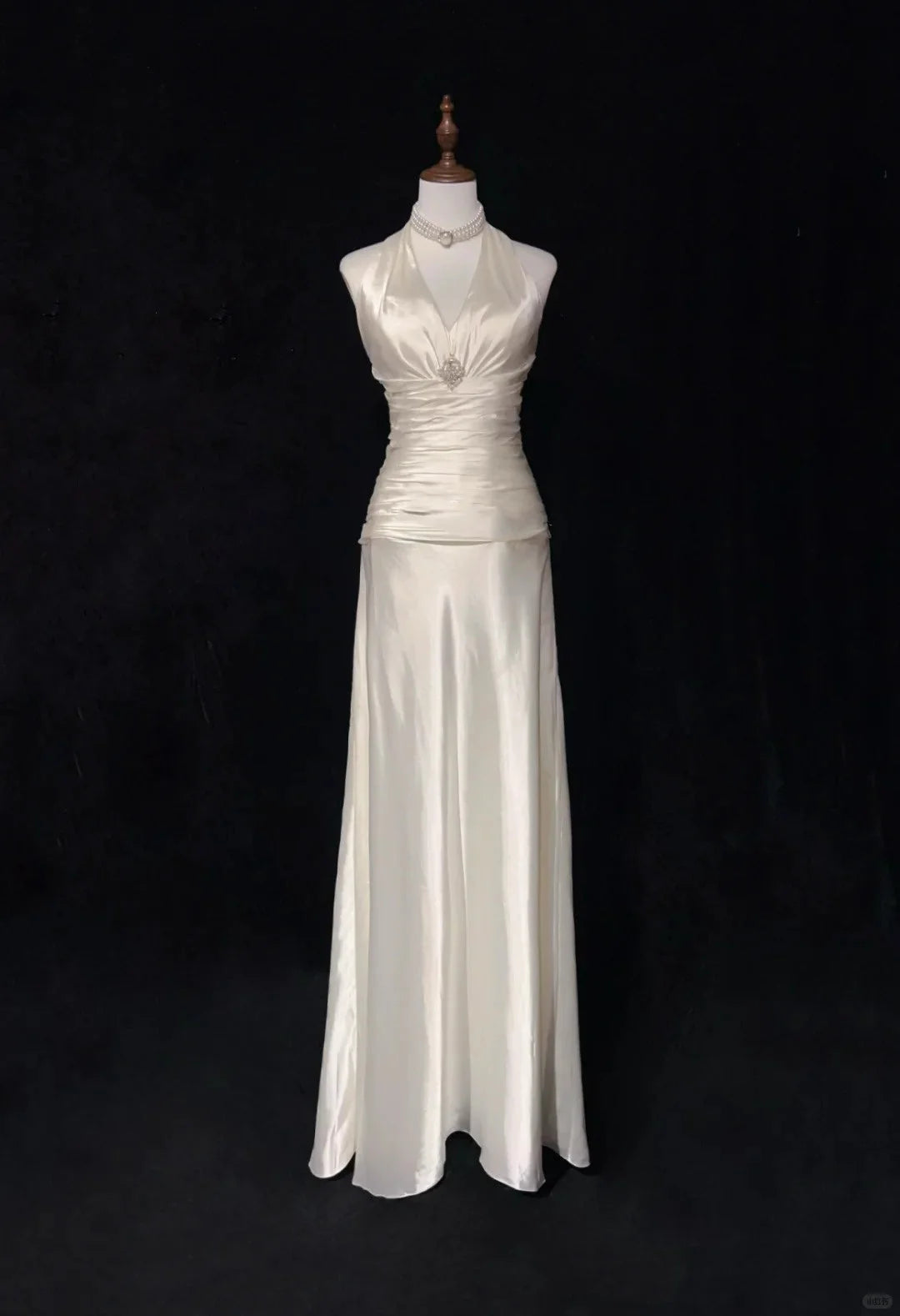 Ivory White Vintage Long Satin Elegant Ball Gown Evening Dress simple gentle atmospheric and unique desi Bring summer colors to enhance whiteness