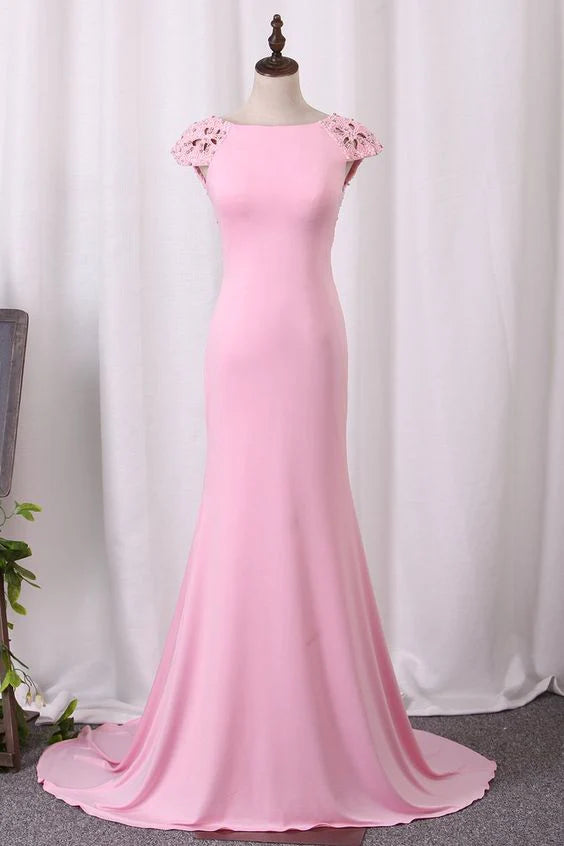 Light pink fishtail dress, one neck, shoulder lace hollow decoration, suitable for dinner parties