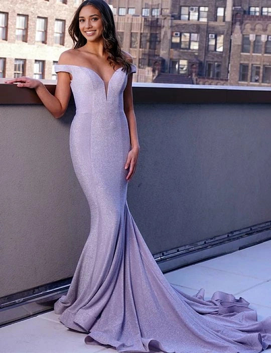 Light purple off shoulder long dress, with off shoulder design fabric and glitter effect, suitable for dinners, dances, etc