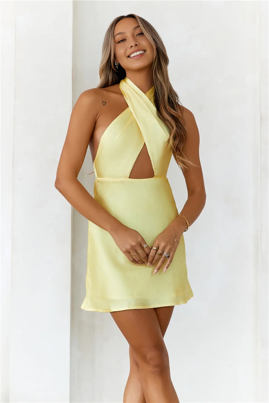 Light yellow neck hanging short dress with cross neck design, suitable for parties, dates, etc