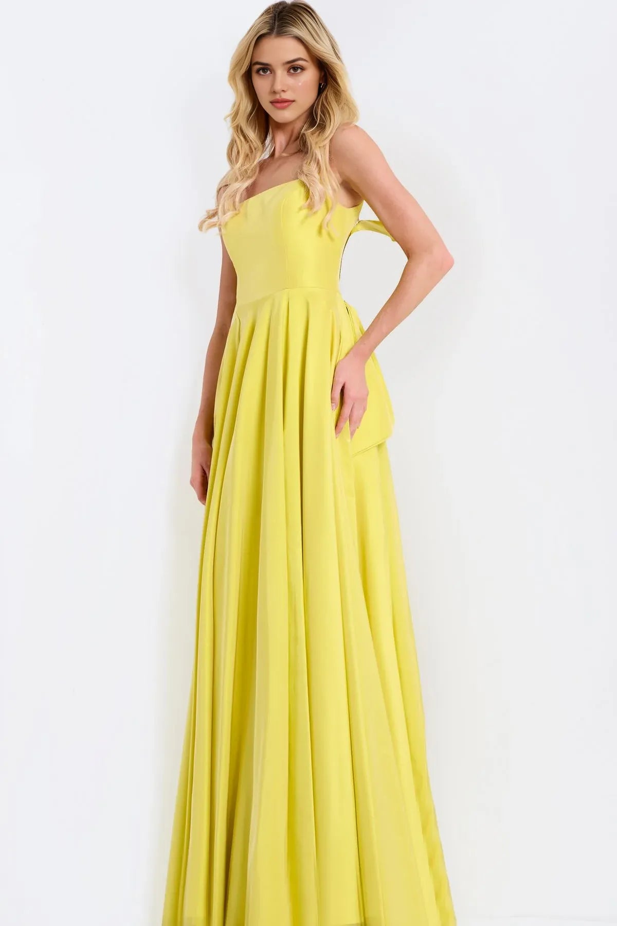Lovely A-Line Square-Neck Sleeveless Open-Back Floor-Length Prom Dress