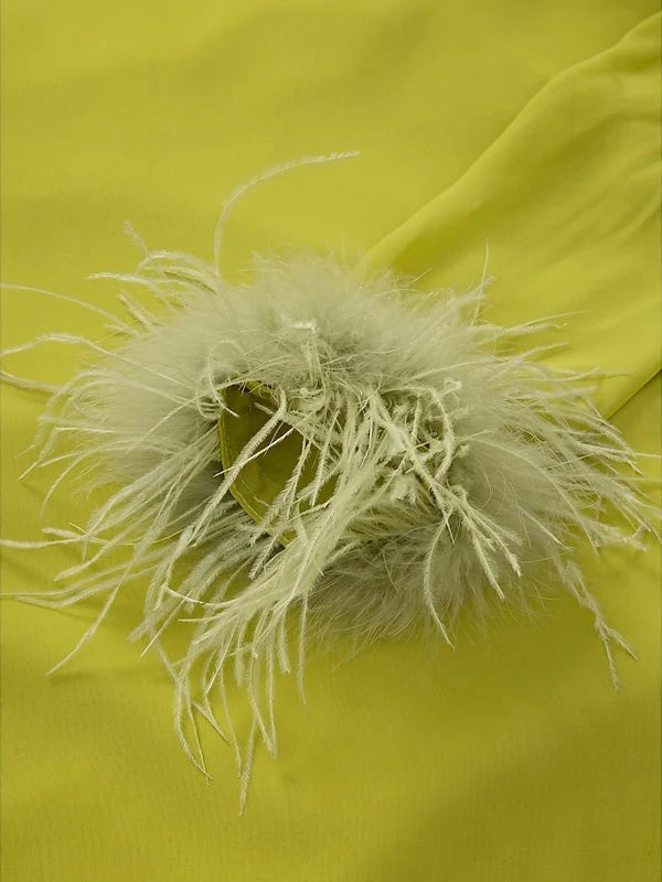 Mermaid V-Neck Long Sleeves Floor-Length Evening Dresses with Feather Ruffles & Ruchedrsimple gentle atmospheric and unique desi Bring summer colors to enhance whiteness