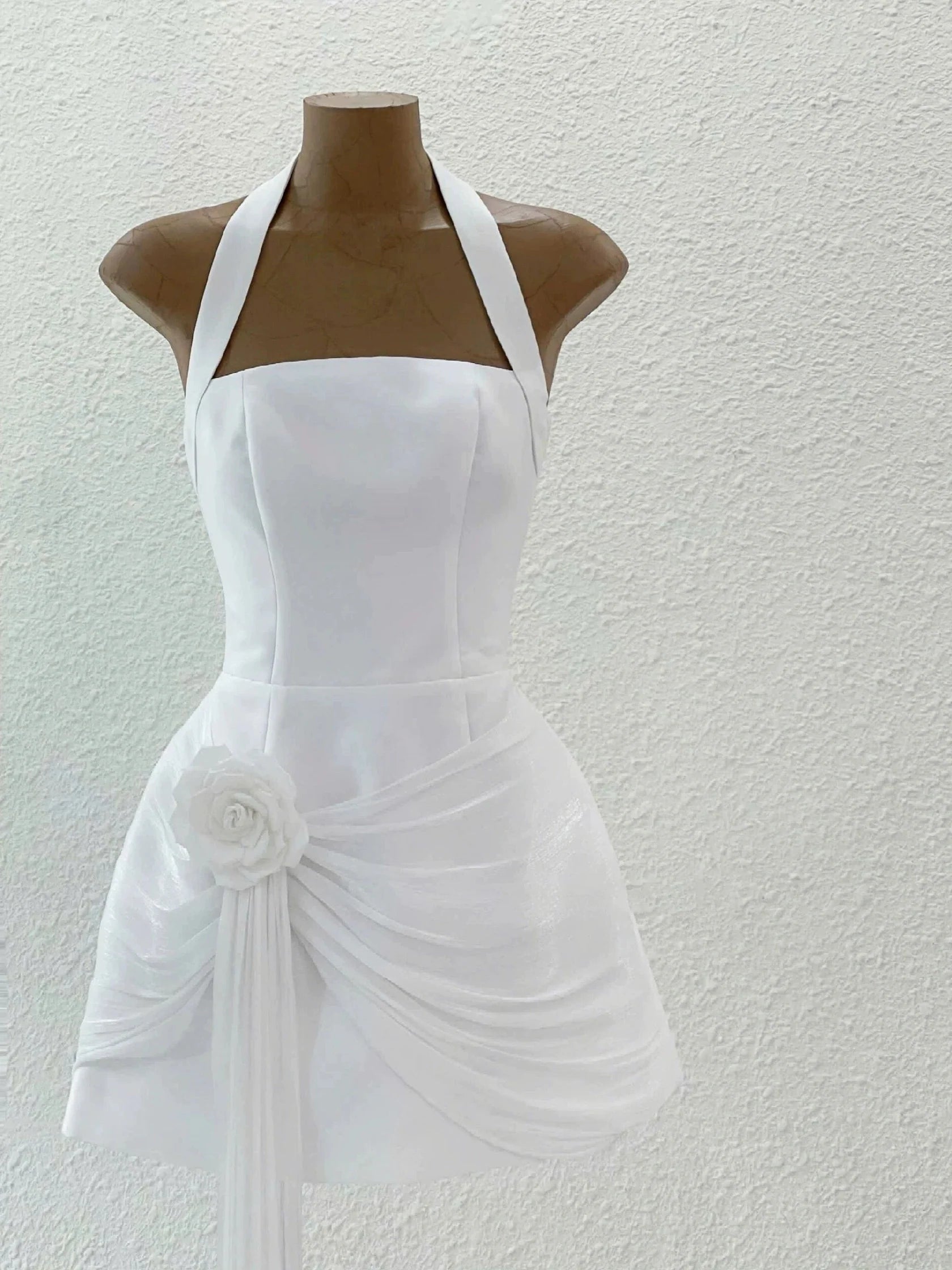 Modest A line Halter Little Black Dress Party Dresses Short Formal Homecoming Dresses Night Chic Elegant Cocktail Dresses 16th Birthday Outfits Hoco Dress