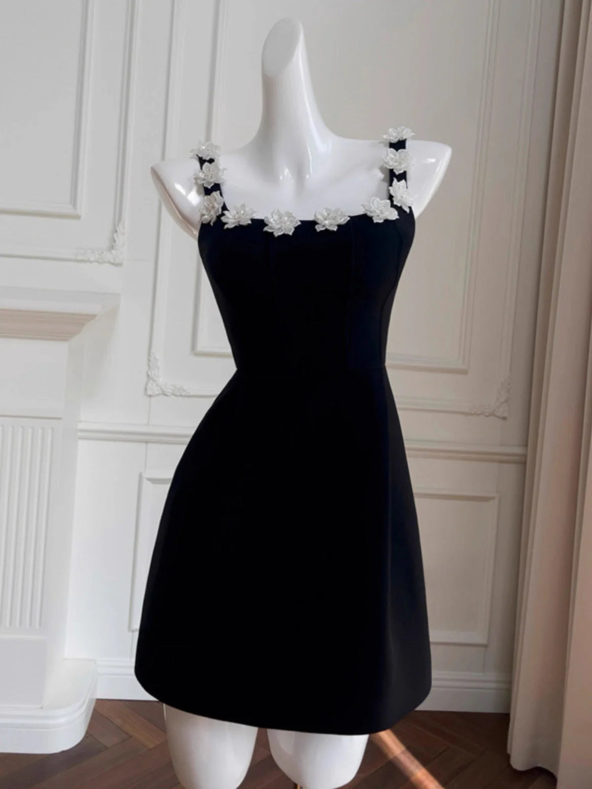 Modest Sheath Square Neck Black Satin Formal Short Homecoming Dress Middle School Short 21st Birthday Outfits Graduation Dress Cocktail Dresses