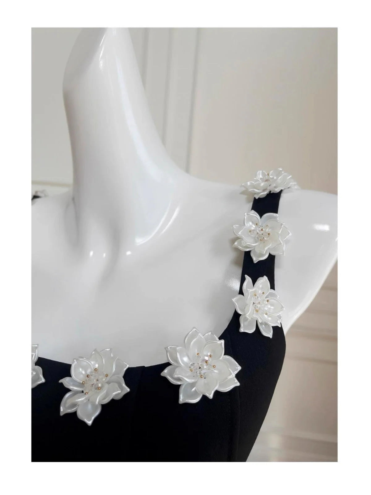 Modest Sheath Square Neck Black Satin Formal Short Homecoming Dress Middle School Short 21st Birthday Outfits Graduation Dress Cocktail Dresses