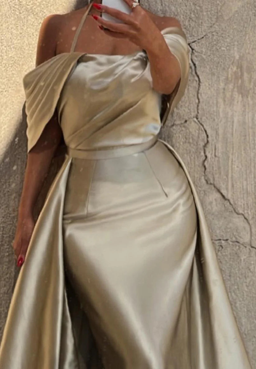 Off-Shoulder Halter Sleek Mermaid Formal Dress simple gentle atmospheric and unique desi Bring summer colors to enhance whiteness