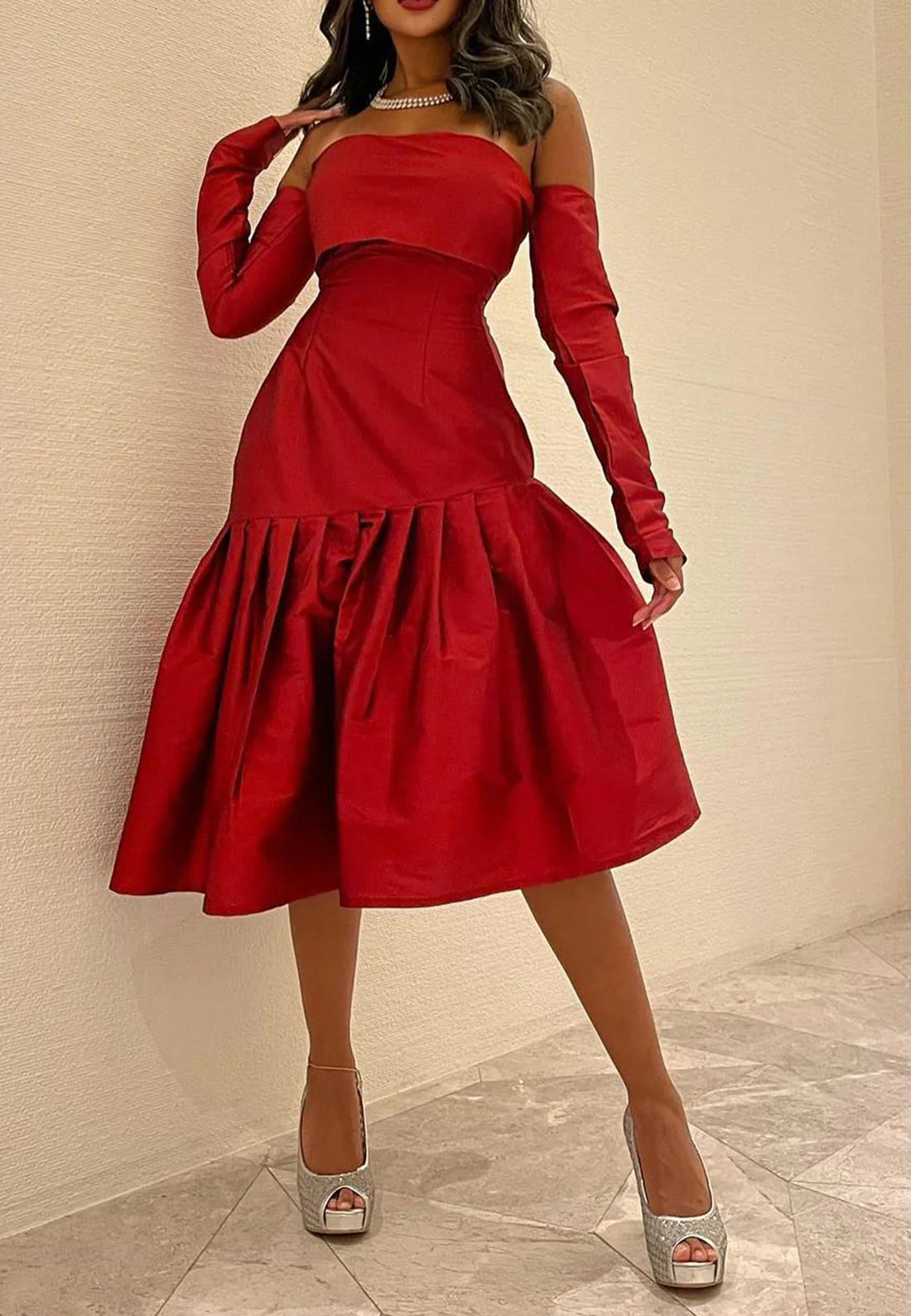 Off- Shoulder Pleated Strapless Knee-Length A-Line Cocktaill Dress simple gentle atmospheric and unique desi Bring summer colors to enhance whiteness