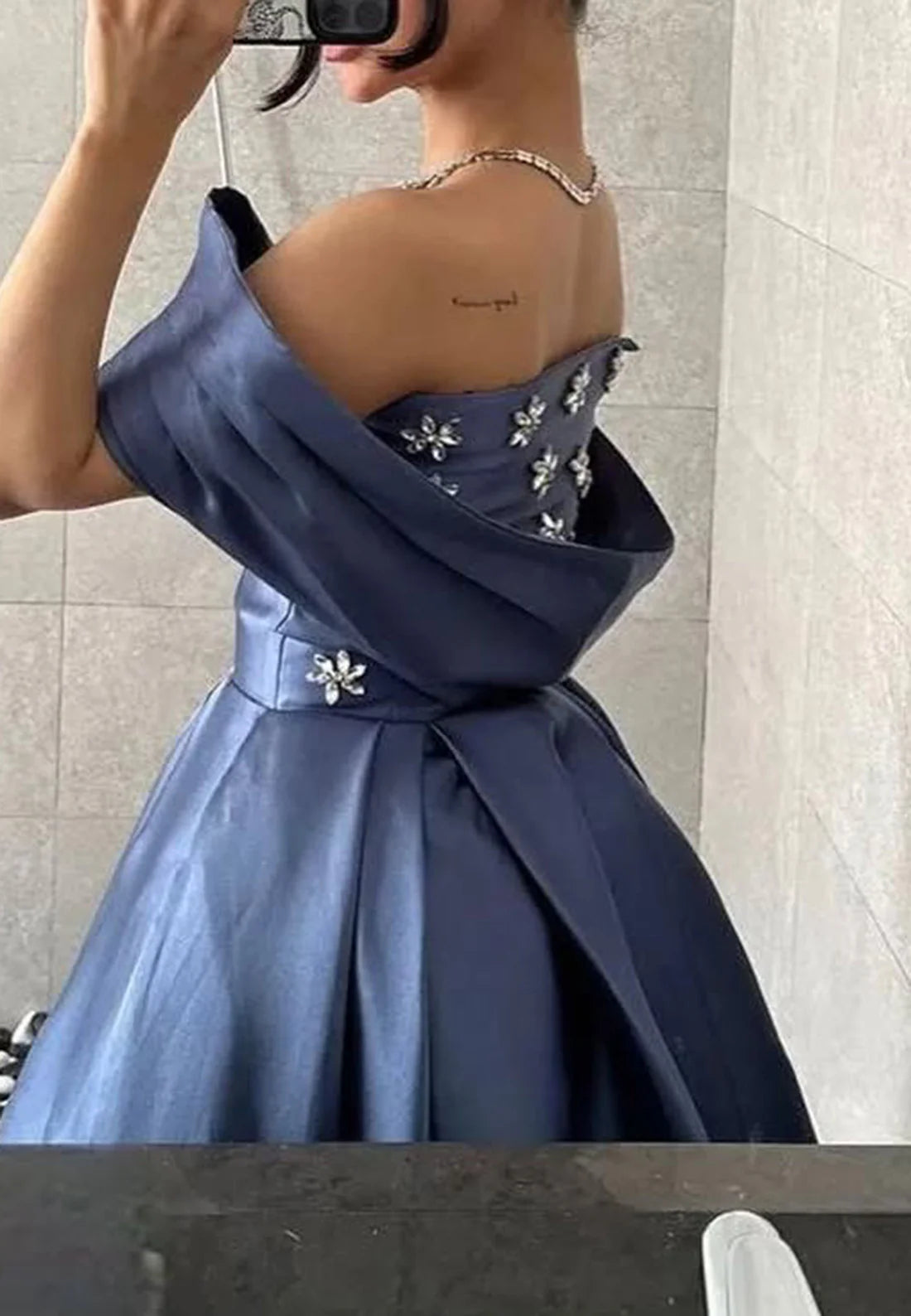 Off-Shoulder Sleeveless Pleated Satin A-Line Evening Dress simple gentle atmospheric and unique desi Bring summer colors to enhance whiteness