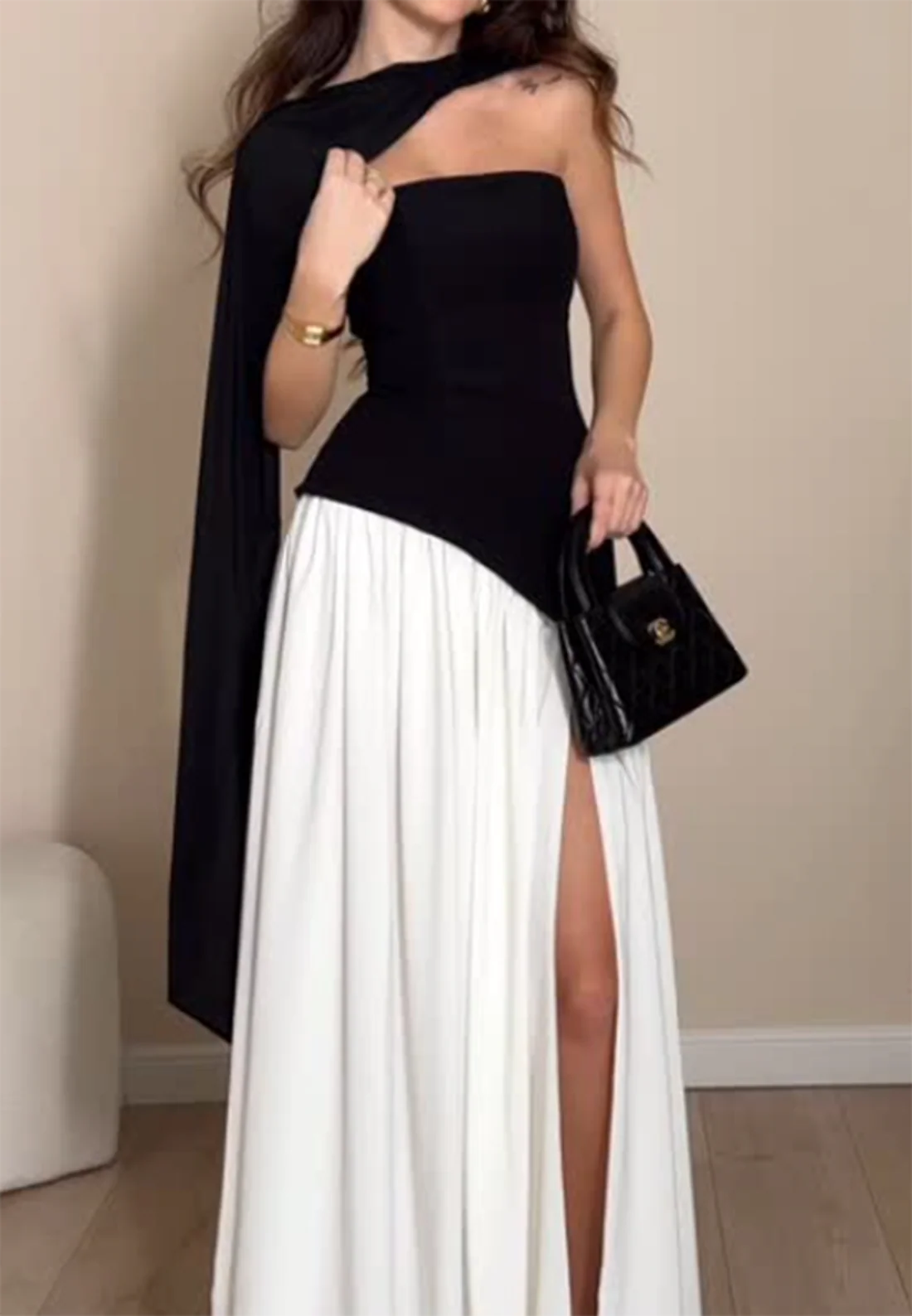 Off-Shoulder Sleeveless White Black Pleated A-Line Party Dress simple gentle atmospheric and unique desi Bring summer colors to enhance whiteness