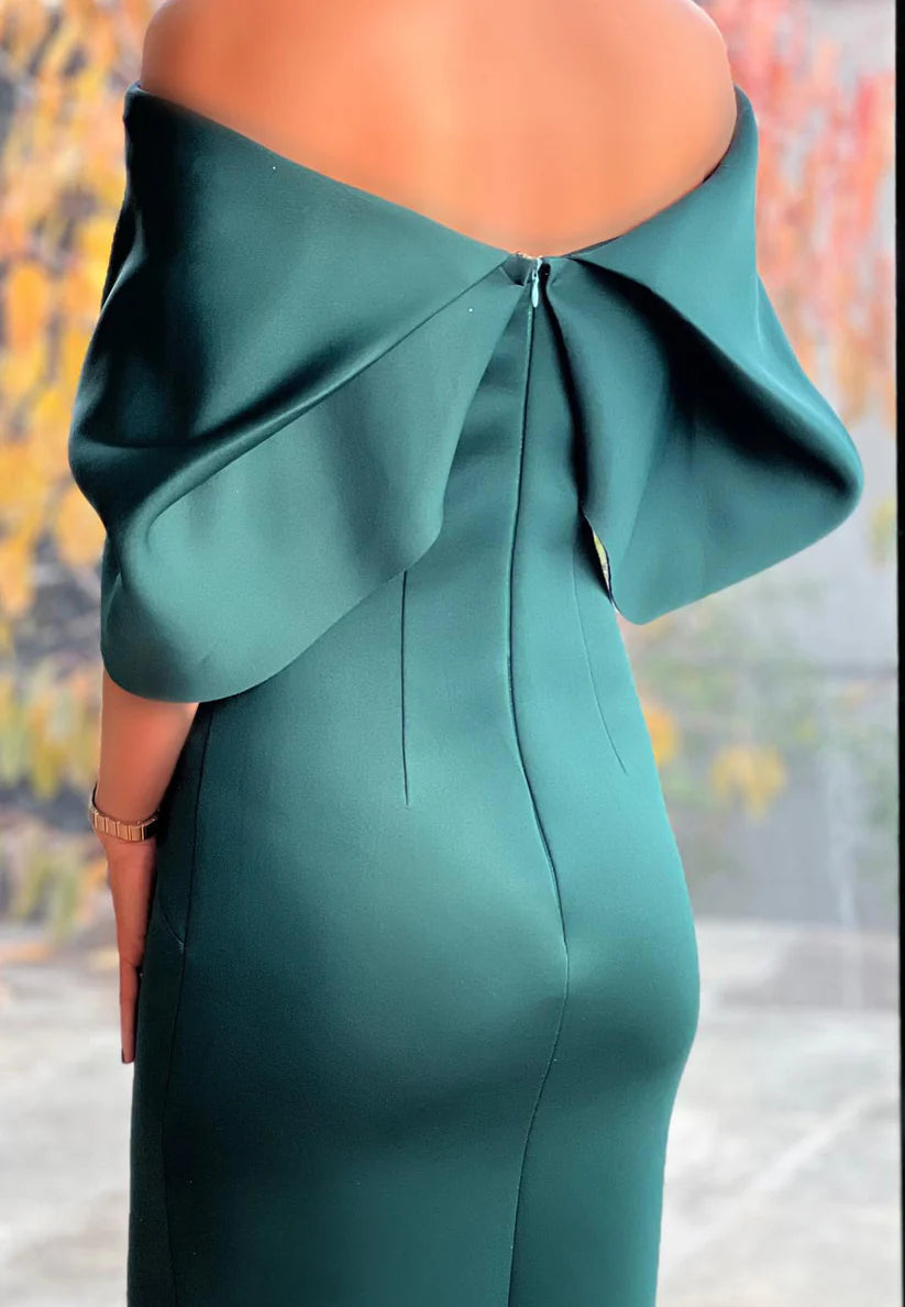 Off-Shoulder Sleeves Sleek Sheath Mother of Bride Dress simple gentle atmospheric and unique desi Bring summer colors to enhance whiteness