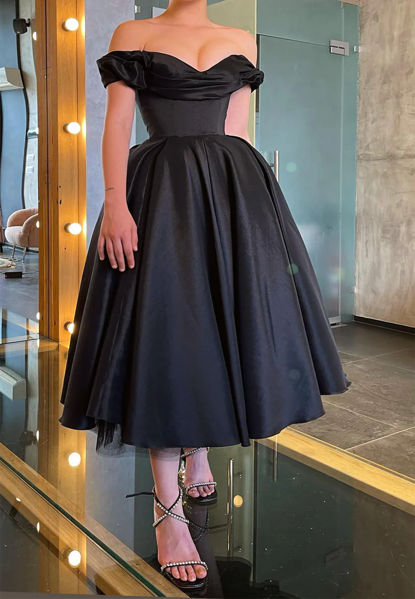 Off-Shoulder Strapless Pleated A-Line Prom Dress simple gentle atmospheric and unique desi Bring summer colors to enhance whiteness