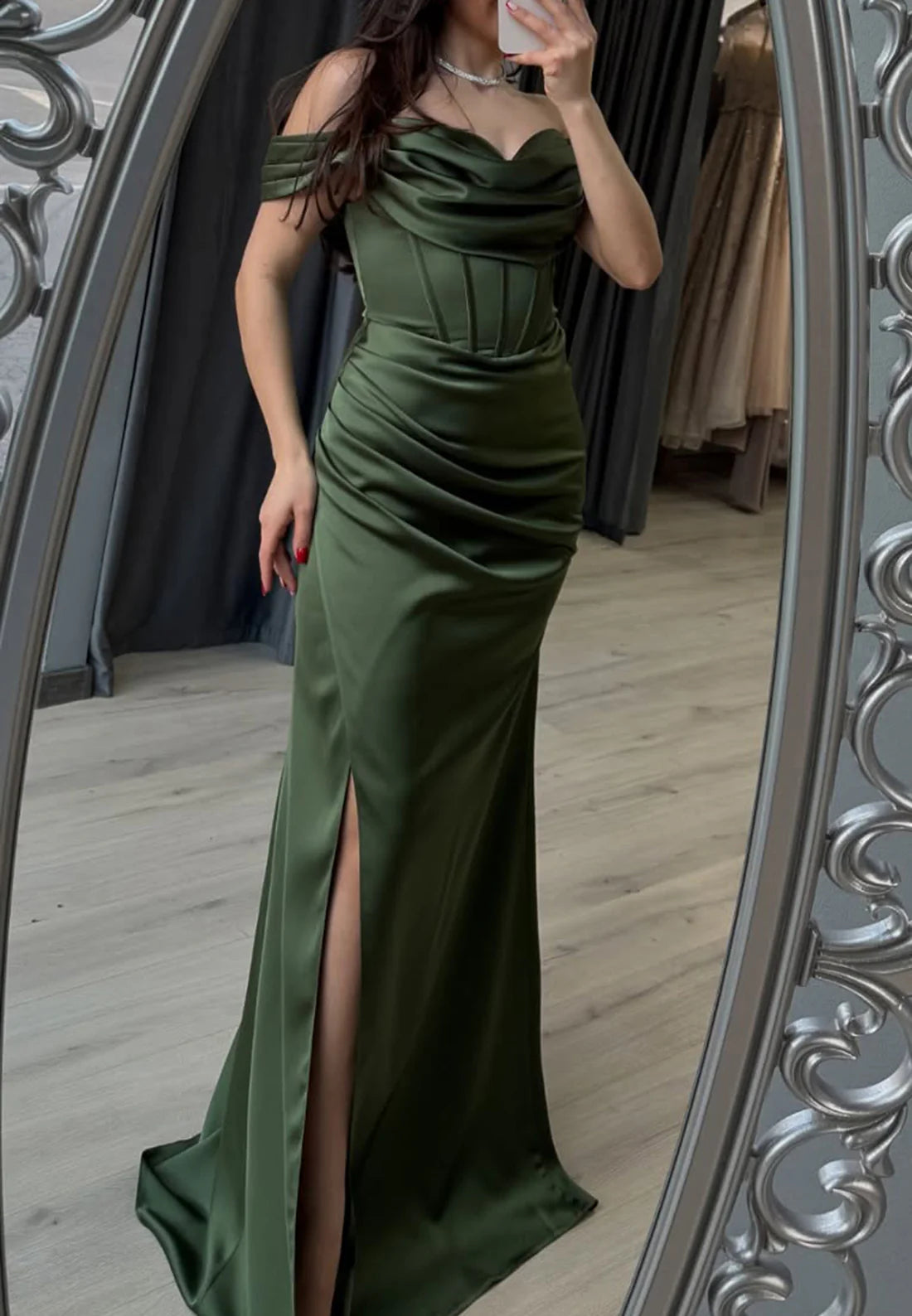 Off-Shoulder Strapless Pleated Side Slit Sleek Sheeath Prom Dress simple gentle atmospheric and unique desi Bring summer colors to enhance whiteness