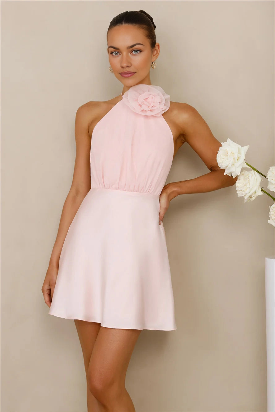 A light pink hanging neck dress with three-dimensional flower decorations at the collar is perfect for parties, dates, and other occasions,