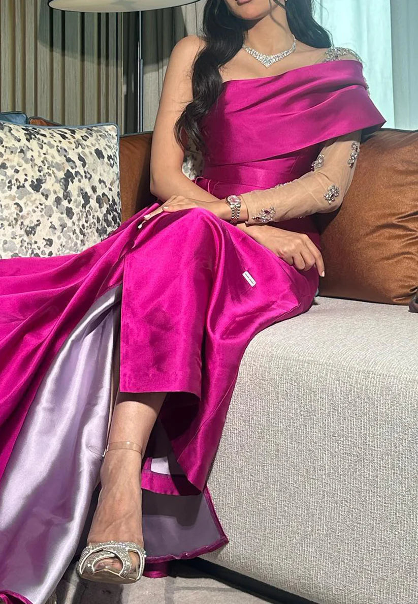 One Shoulder Sleeveless Pleated Sheath Evening Dress simple gentle atmospheric and unique desi Bring summer colors to enhance whiteness