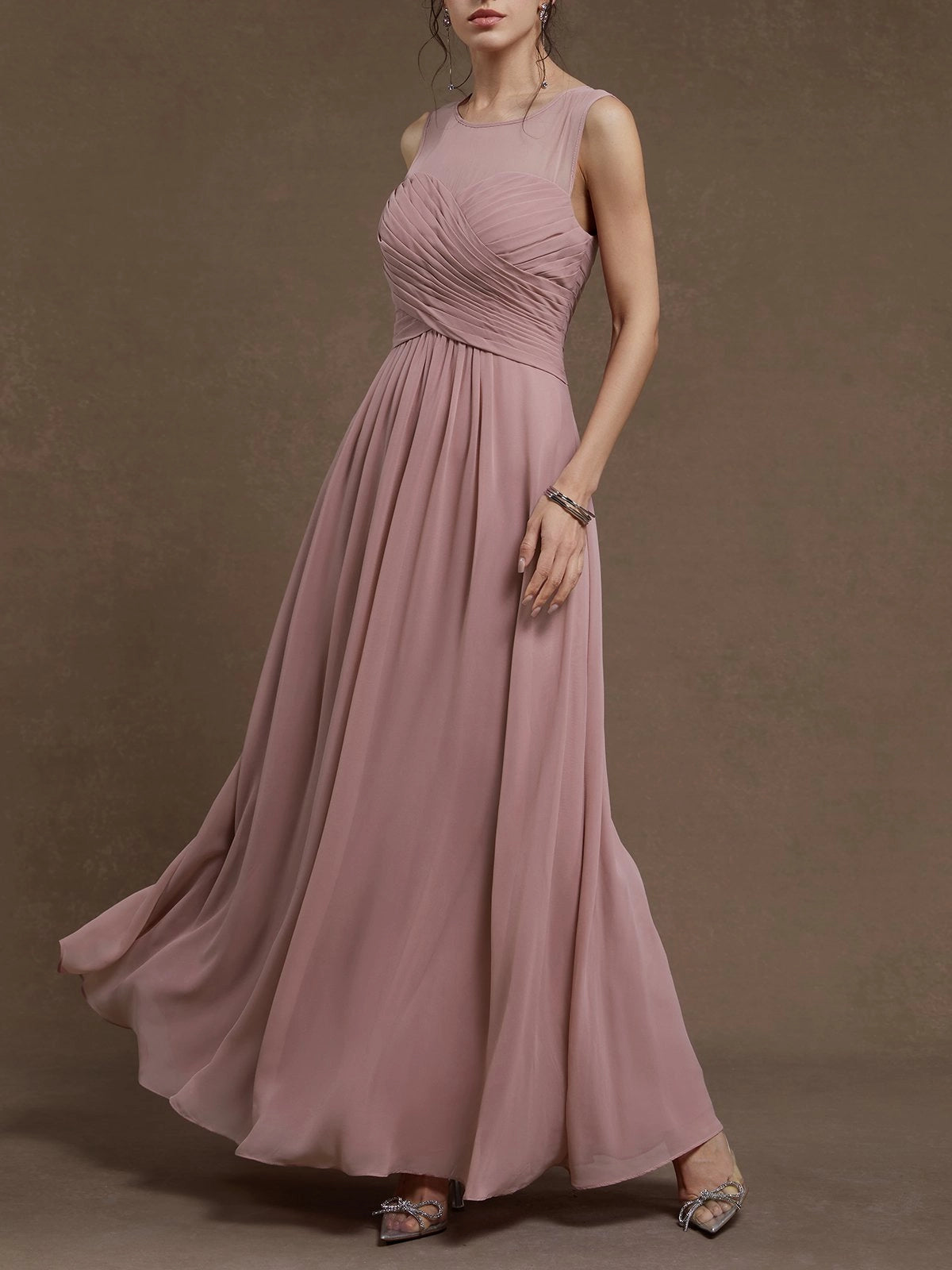 Pink Ruched Chiffon Crew Neck Sleeveless A-Line Maxi Bridesmaid Dress simple gentle atmospheric and unique desi Bring summer colors to enhance whiteness ﻿