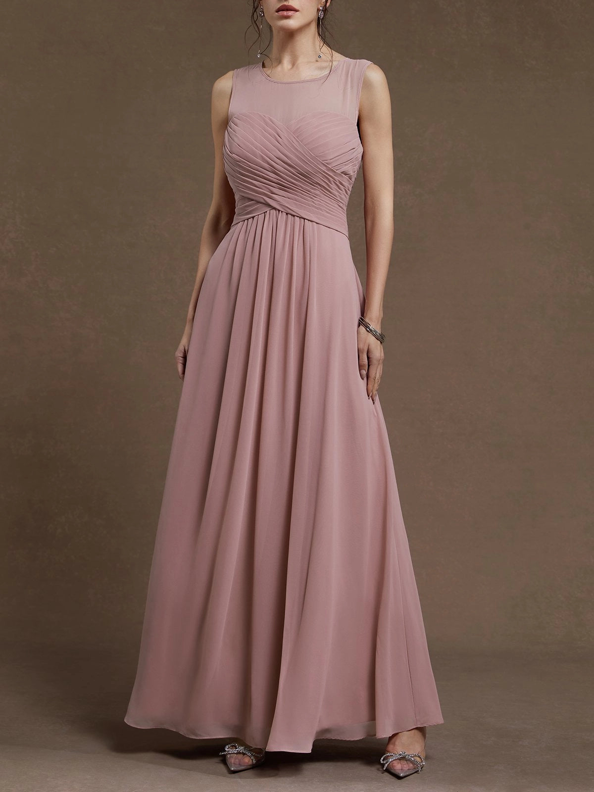 Pink Ruched Chiffon Crew Neck Sleeveless A-Line Maxi Bridesmaid Dress simple gentle atmospheric and unique desi Bring summer colors to enhance whiteness ﻿