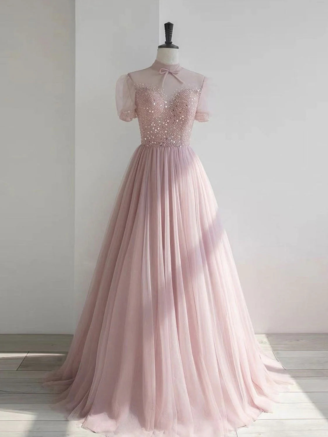 Pink round neck tulle sequin long prom dress pink tulle formal dress simple gentle atmospheric and unique desi Bring summer colors to enhance whitenes