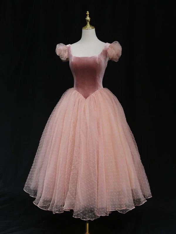 Pink tulle short prom dress pink tulle homecoming dress simple gentle atmospheric and unique desi Bring summer colors to enhance whitenes