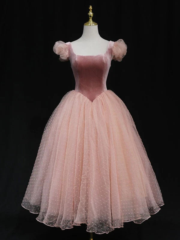 Pink tulle short prom dress pink tulle homecoming dress simple gentle atmospheric and unique desi Bring summer colors to enhance whitenes