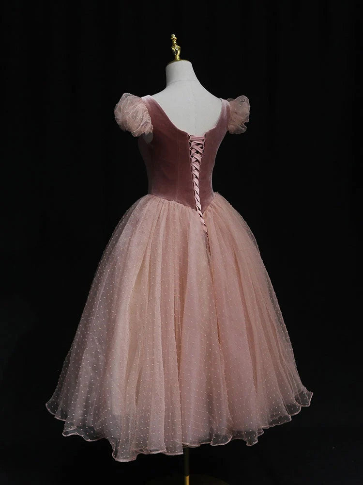 Pink tulle short prom dress pink tulle homecoming dress simple gentle atmospheric and unique desi Bring summer colors to enhance whitenes