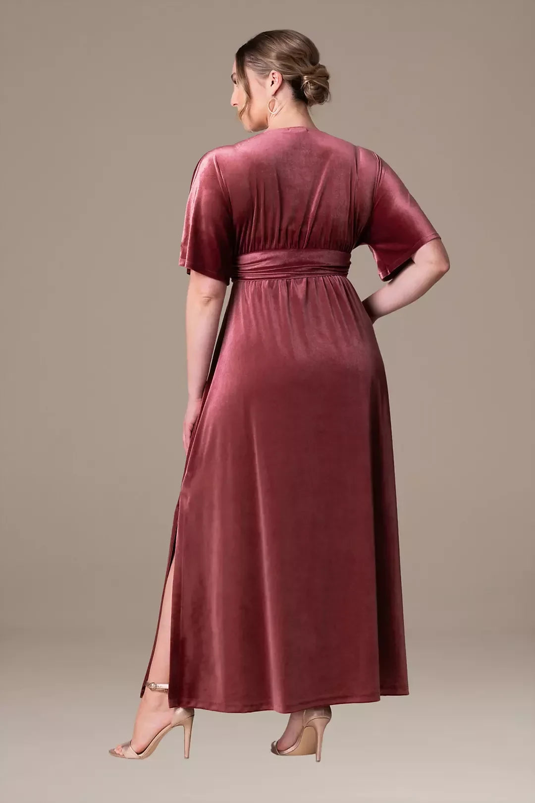 Plus Size Elegant A Line V Neck Short Sleeve Plain Back Floor Length Mother of the Bride Dress