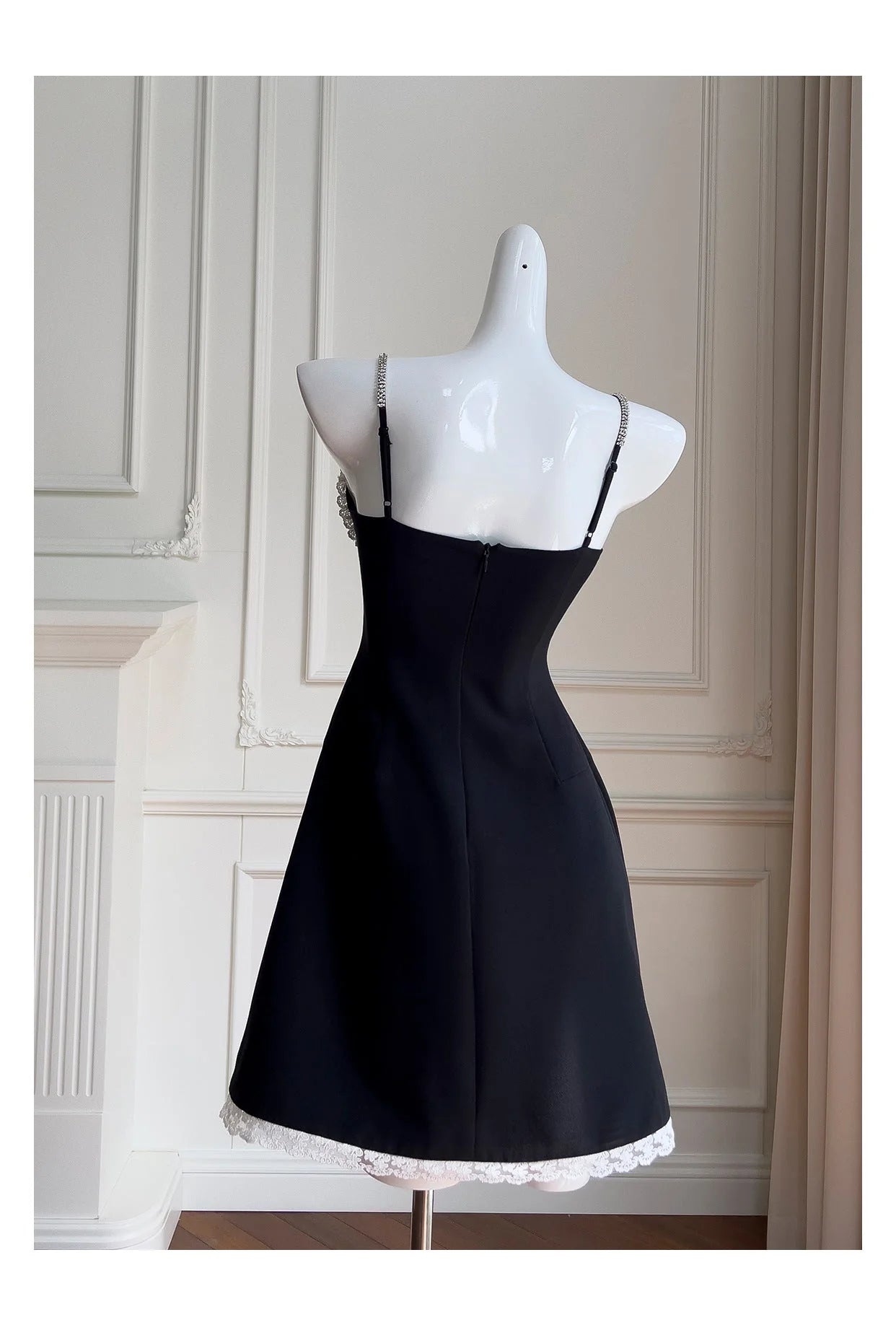 Pretty A Line Spaghetti Straps Black Satin Short Formal Homecoming Dresses Middle School Short 21st Birthday Outfits Graduation Dress Mini Cocktail Dresses