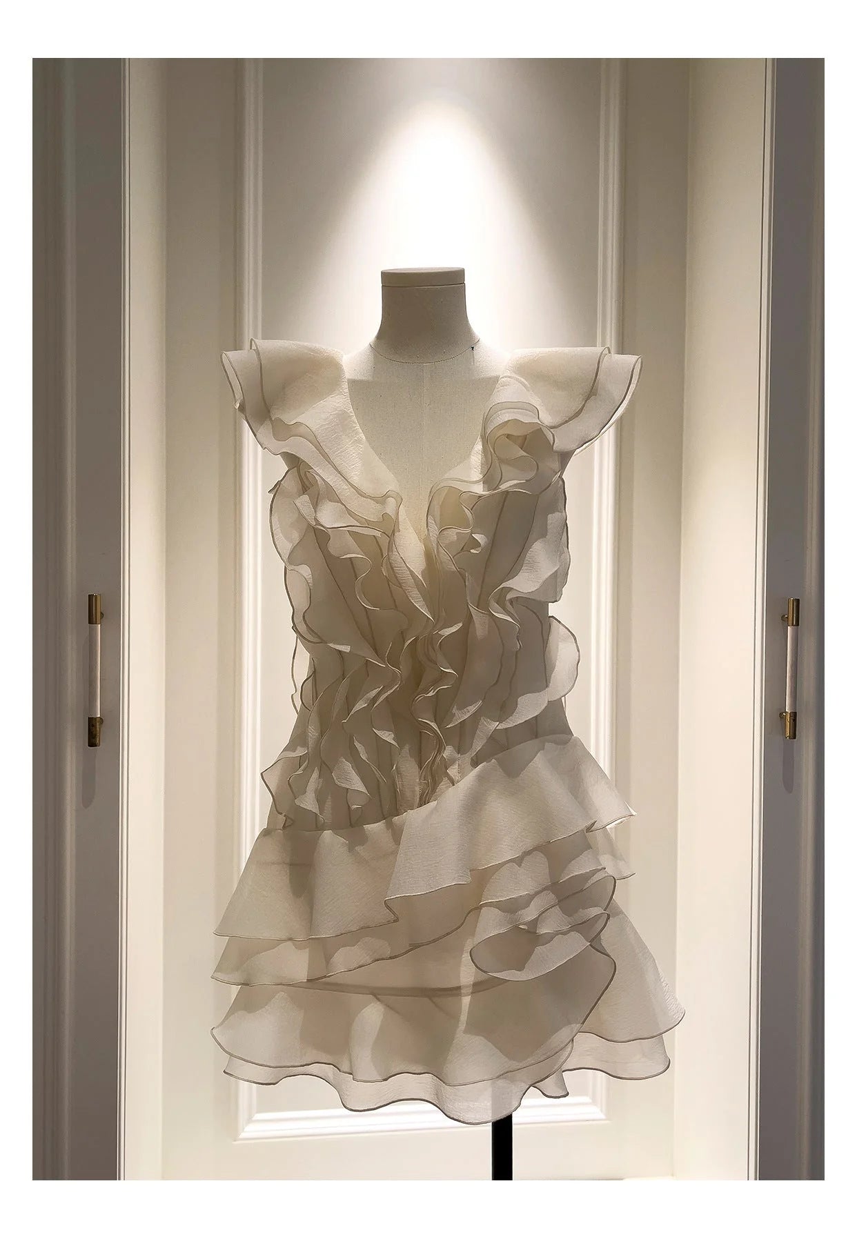 Pretty A line V Neck Ivory Chiffon Short Formal Homecoming Dresses Middle School Short 21st Birthday Outfits Graduation Dress Mini Cocktail Dresses